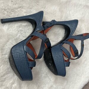 Via Spiga size 71/2 gorgeous stilettos. Barely worn. Pretty perfect condition.